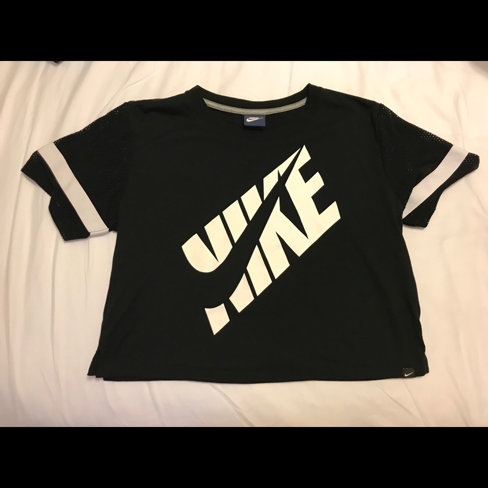 Nike Crop Top